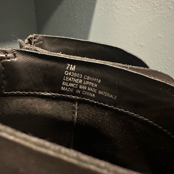 Korks Black Heeled Boots - Picture 2 of 6